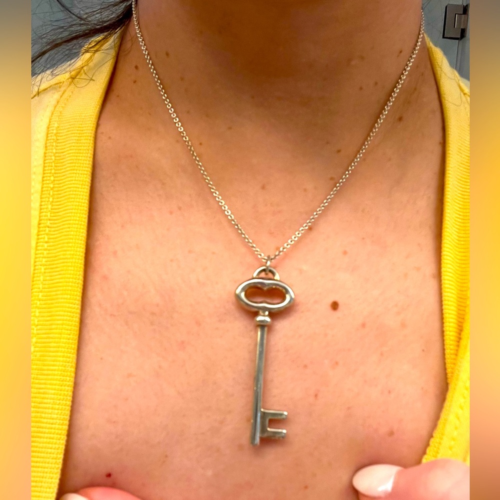 Tiffany & Co oval ss key